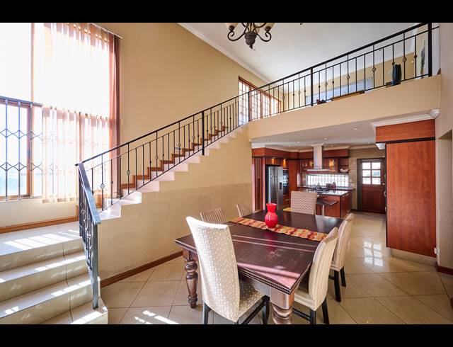5 BEDROOM CLUSTER FOR SALE IN BARBEQUE DOWNS